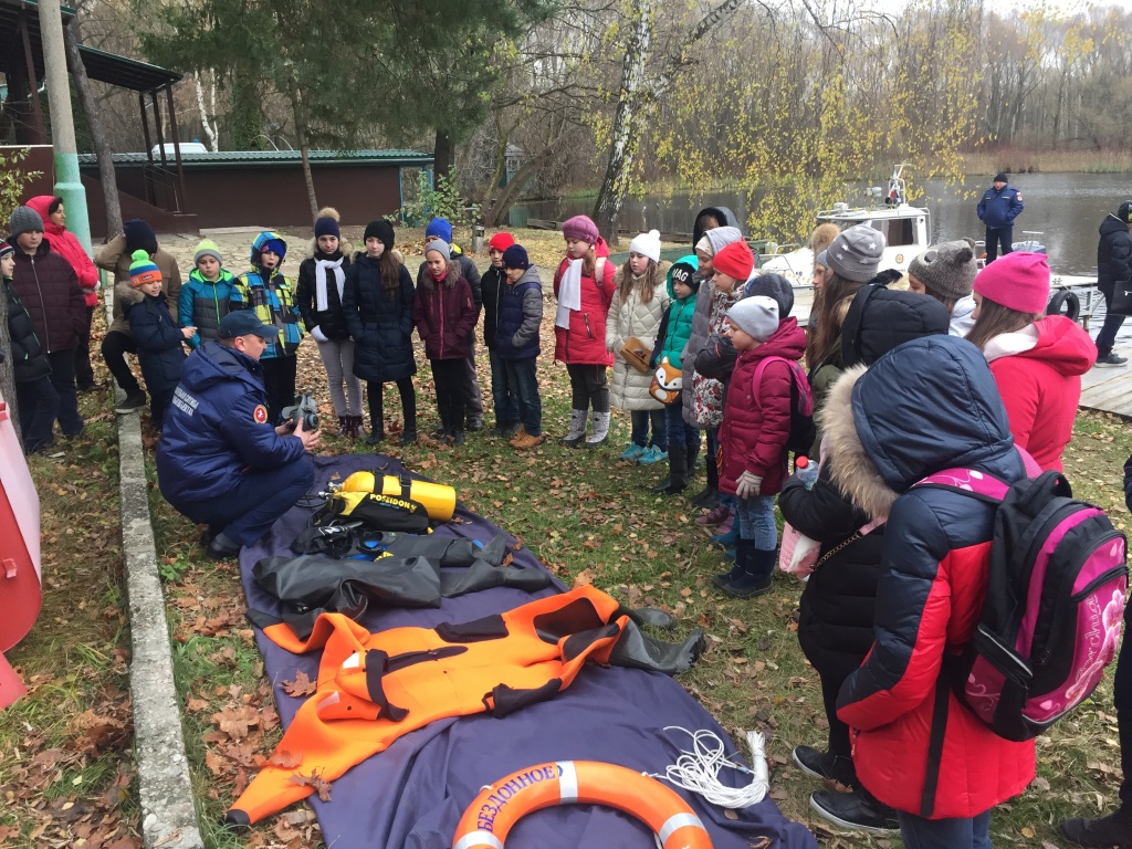 Водные спасатели ПСС «Озеро Бездонное» проведут занятия с учащимися школы «Хоклив» 1.jpg